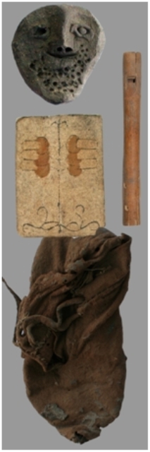 Fundstücke: Einhandflöte, Spielkarte, Ledergeldbeutel, aus der Gewölbezwickfüllung von Schloss Lengberg