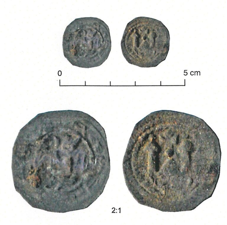 Pfennig aus Aquileia/Friesach, um 1170 – ca. 1200, Vierer mit blitzartigem Beizeichen bzw. Punkt nach Tiroler Vorbild (1480 – 1500) aus Lienz, Foto zur Verfügung gestellt vom Institut für Archäologien der Leopold-Franzens-Universität Innsbruck
